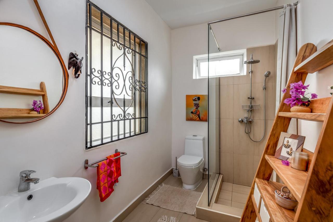Ewange - A Casa Mia Bed & Breakfast Kampala Bagian luar foto