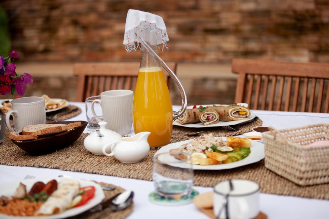 Ewange - A Casa Mia Bed & Breakfast Kampala Bagian luar foto