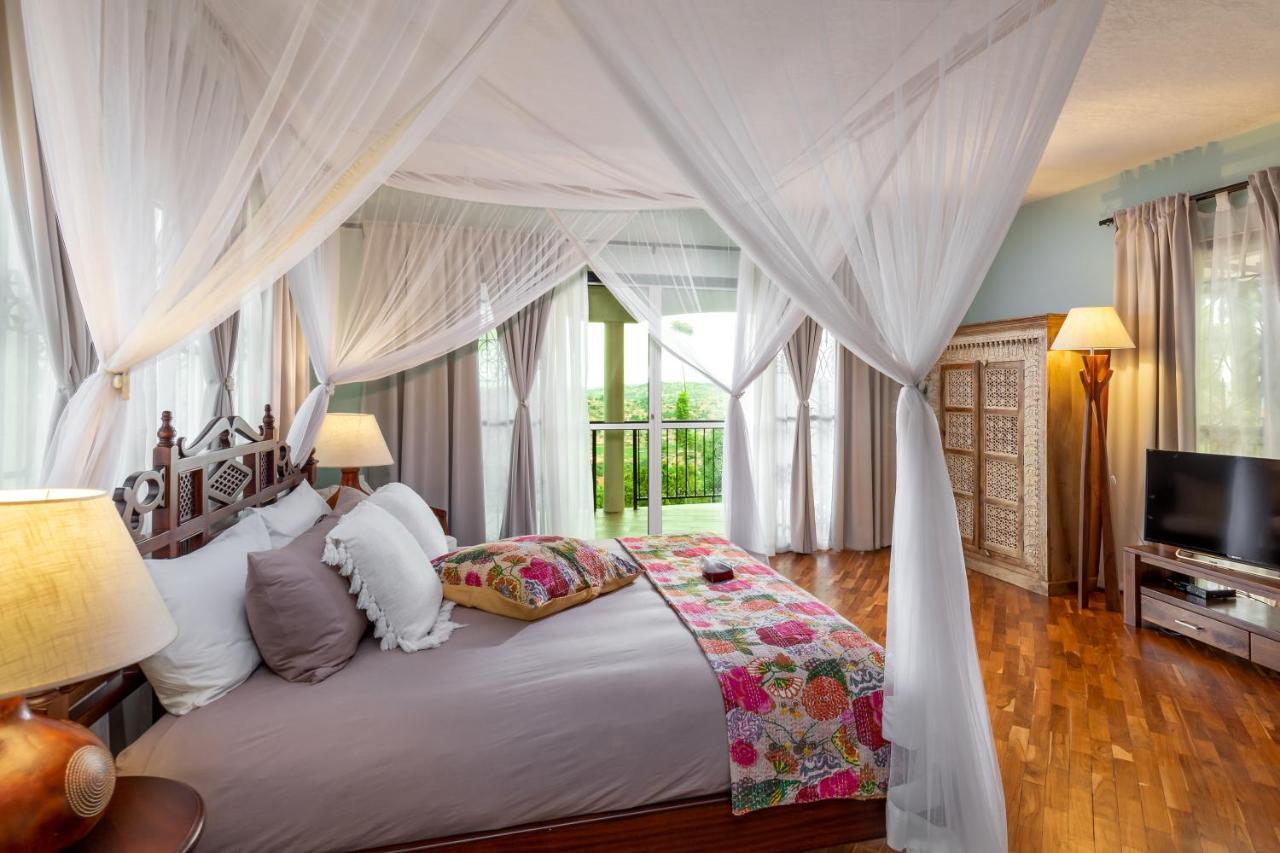 Ewange - A Casa Mia Bed & Breakfast Kampala Bagian luar foto