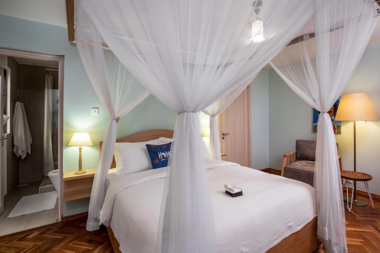Ewange - A Casa Mia Bed & Breakfast Kampala Bagian luar foto
