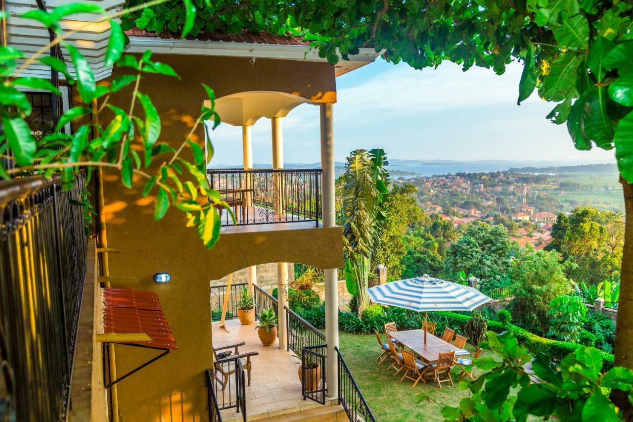 Ewange - A Casa Mia Bed & Breakfast Kampala Bagian luar foto